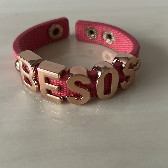 BCBGeneration Besos Affirmation Bracelet - Picture 2 of 8
